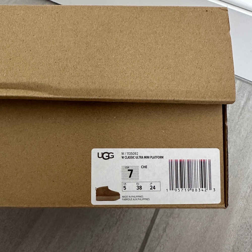 UGG Classic Ultra Mini Platform NEW In box USA 7 - Picture 7 of 8